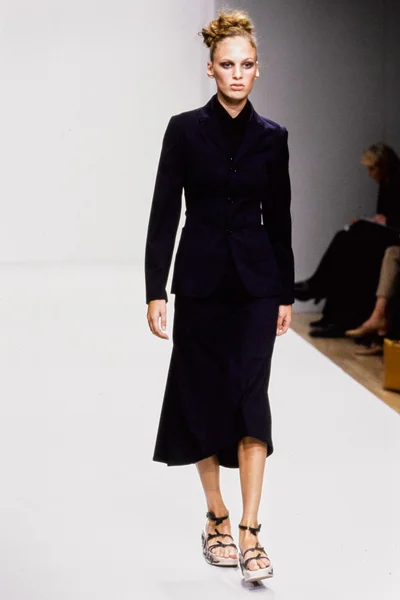 Look 19